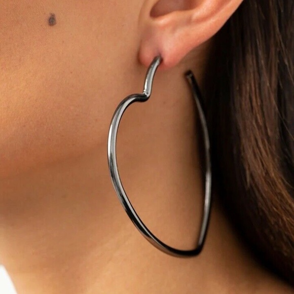 Heartbreaker Hustle Heart Black Hoop Earrings - Picture 2 of 2